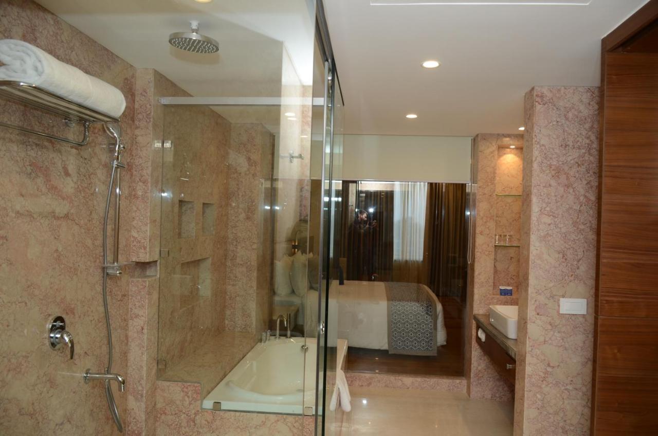 Viraj Sarovar Portico Jammu Εξωτερικό φωτογραφία