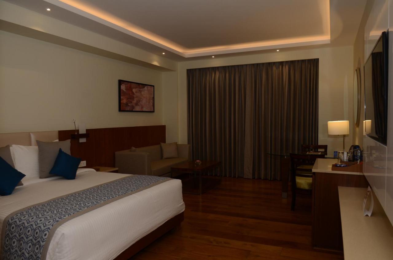 Viraj Sarovar Portico Jammu Εξωτερικό φωτογραφία