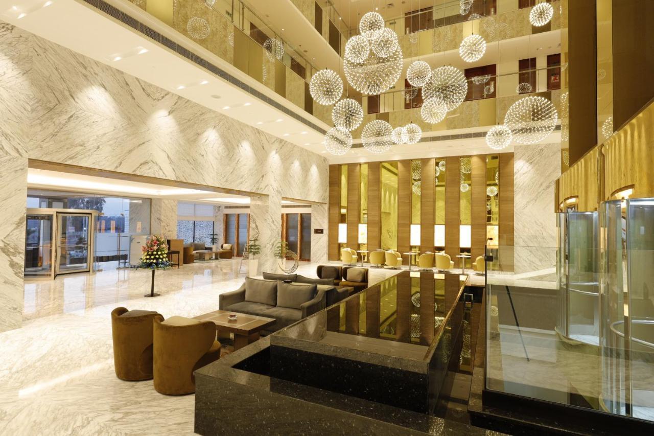 Viraj Sarovar Portico Jammu Εξωτερικό φωτογραφία